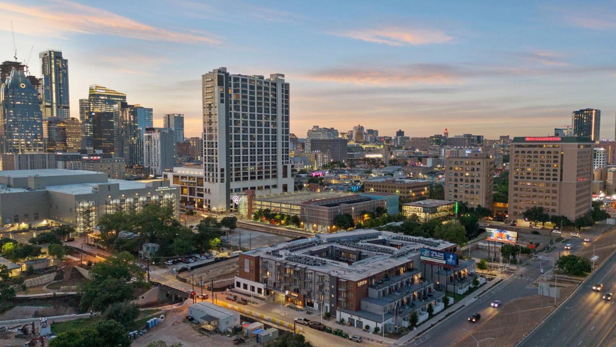 Placemakr Downtown Austin Exterior photo