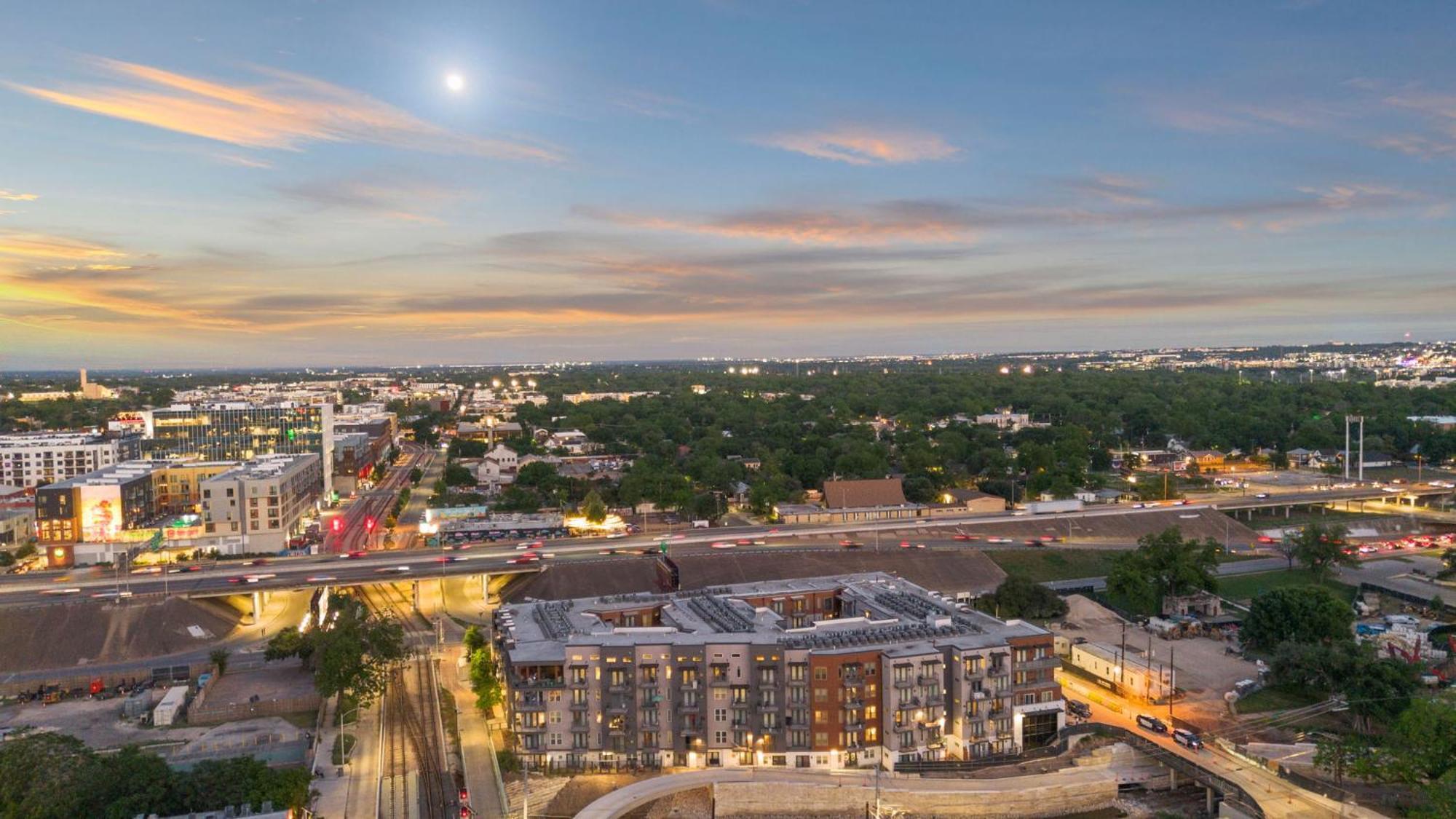 Placemakr Downtown Austin Exterior photo