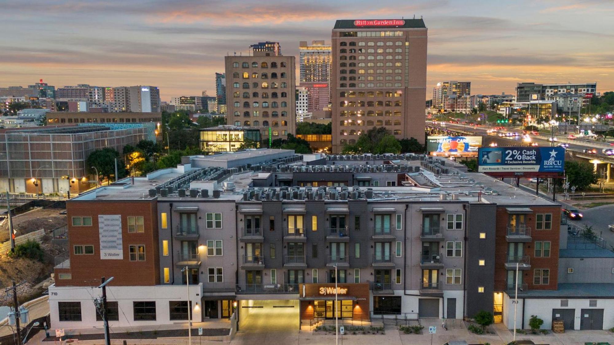 Placemakr Downtown Austin Exterior photo